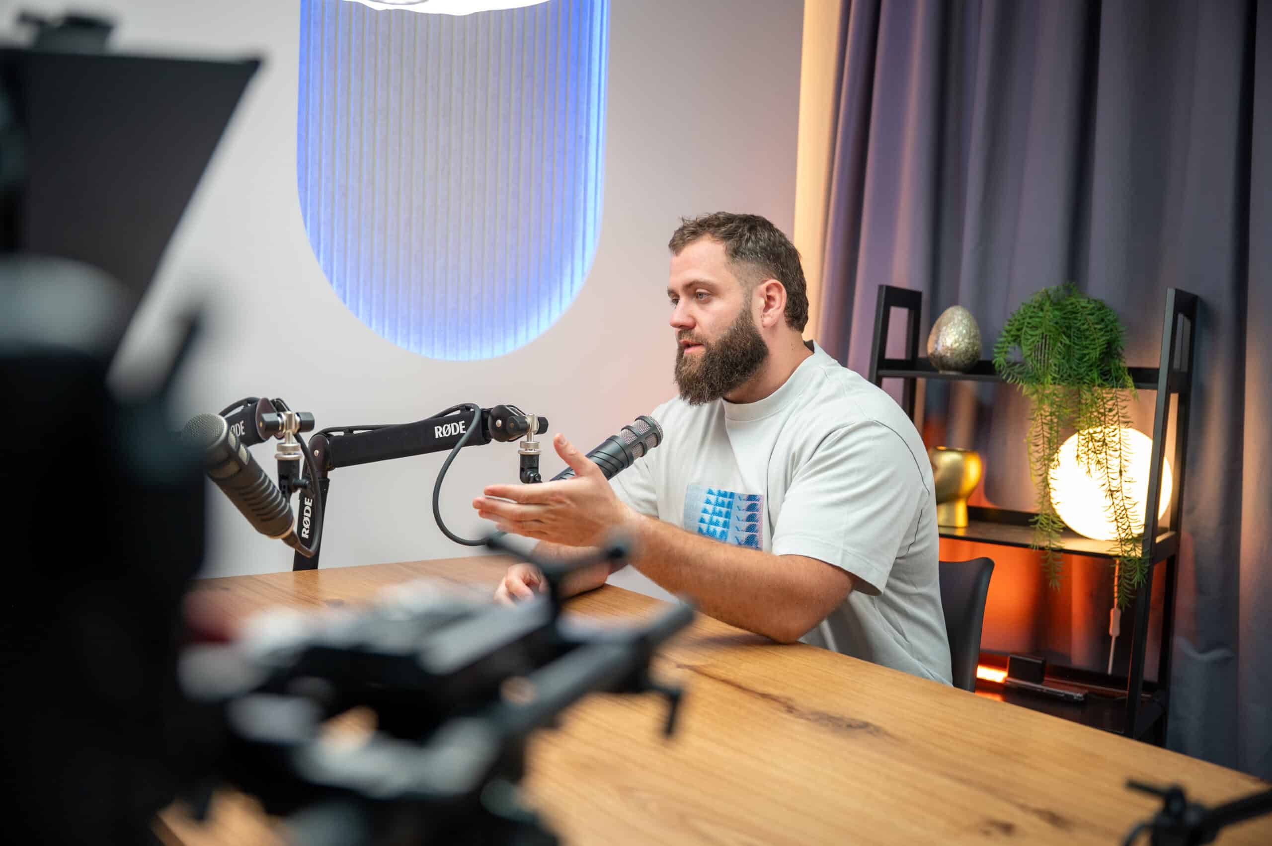 Tvorba podcastov, reelsiek, webinárov a kurzov - Vibecast štúdio